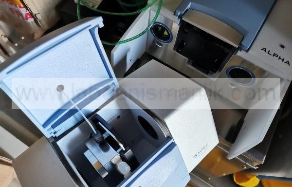 FTIR / Bruker ALPHA – 2 EL